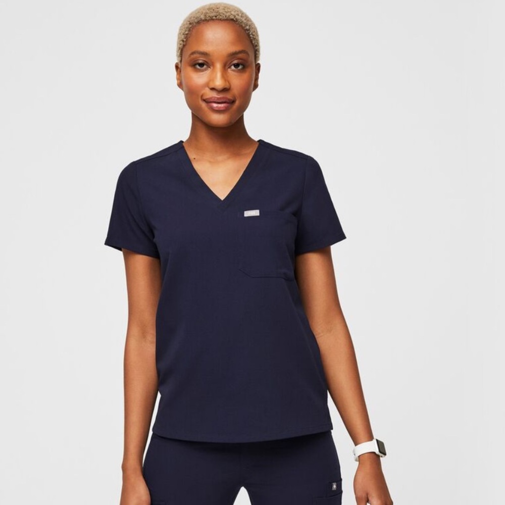 Catarina One-Pocket Scrub Top